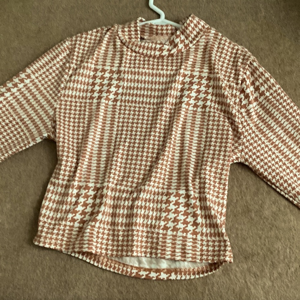 Kids red/brown and white shirt